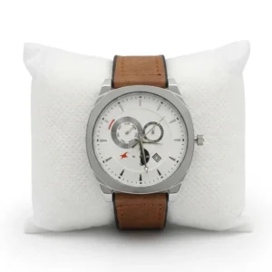 Stylist watch with magnetic look